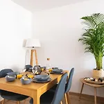 Bleuet - 2 Bedrooms - Air Conditioning, Free Parking & Tram *