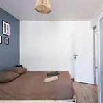 Bleuet - 2 Bedrooms - Air Conditioning, Free Parking & Tram Appartement