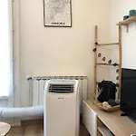 Appartement Bleuet - 2 Bedrooms - Air Conditioning, Free Parking & Tram *