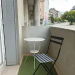 Bleuet - 2 Bedrooms - Air Conditioning, Free Parking & Tram Apartman