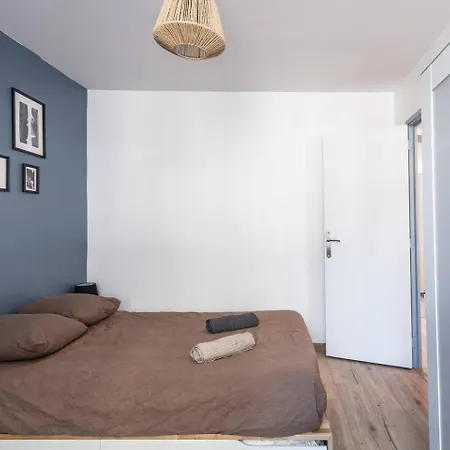 Bleuet - 2 Bedrooms - Air Conditioning, Free Parking & Tram דירה