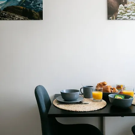 Bleuet - 2 Bedrooms - Air Conditioning, Free Parking & Tram דירה גרנובל