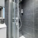 Apartment Bleuet - 2 Bedrooms - Air Conditioning, Free Parking & Tram Grenoble